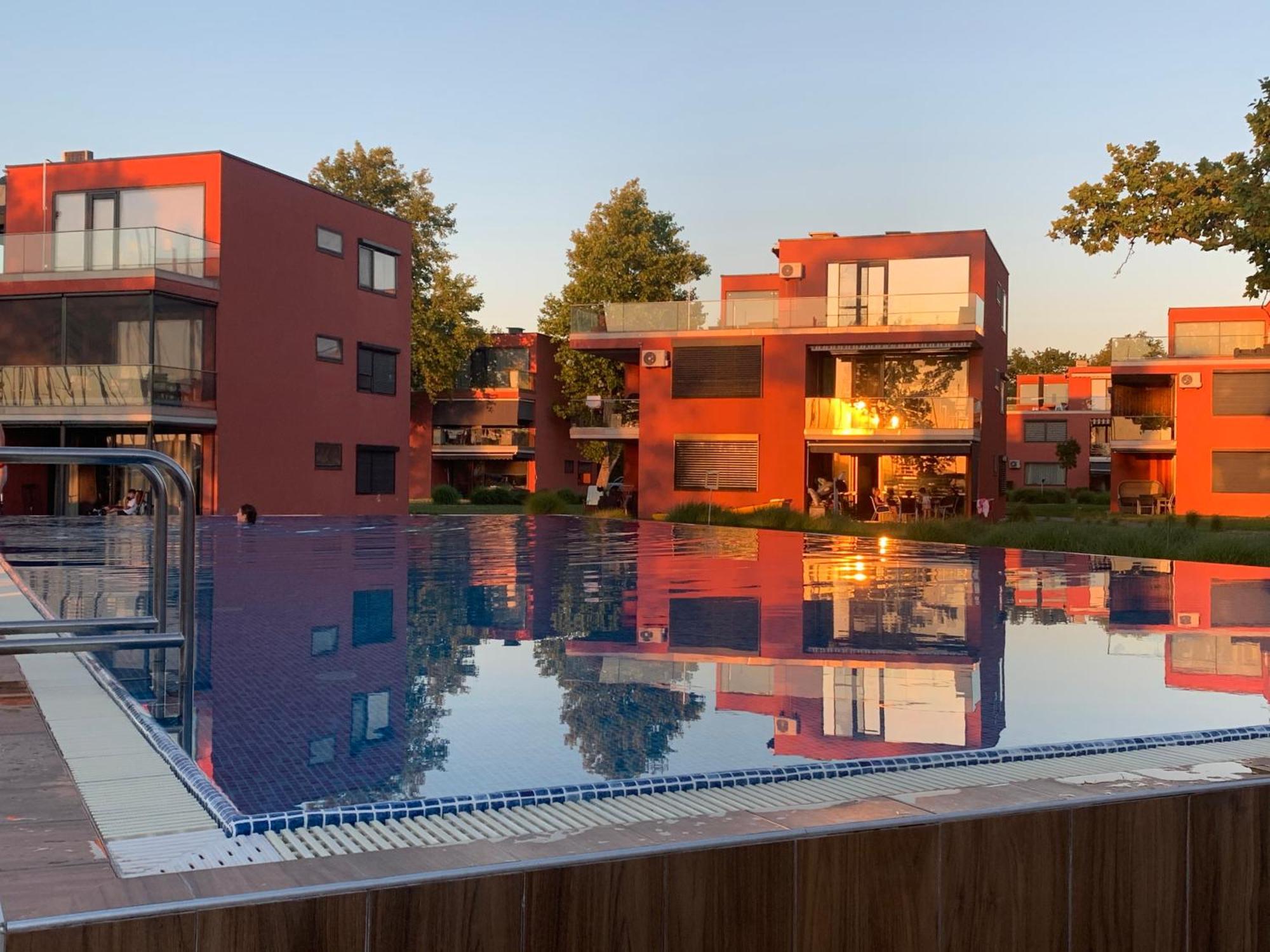 Bavaria Club Apartman Balatonlelle Exterior photo